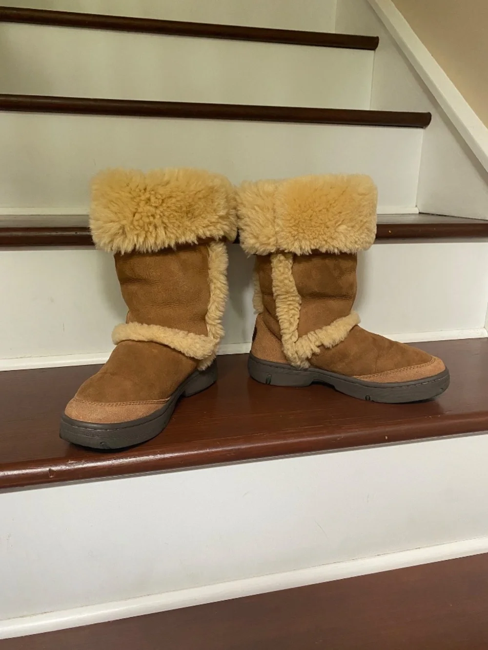 UGG Australia Sunburst Tall Boots In Chestnut Shearling Lined Size W6